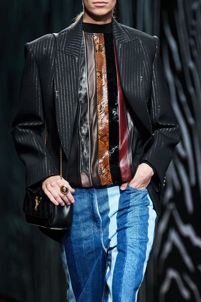 Look 143